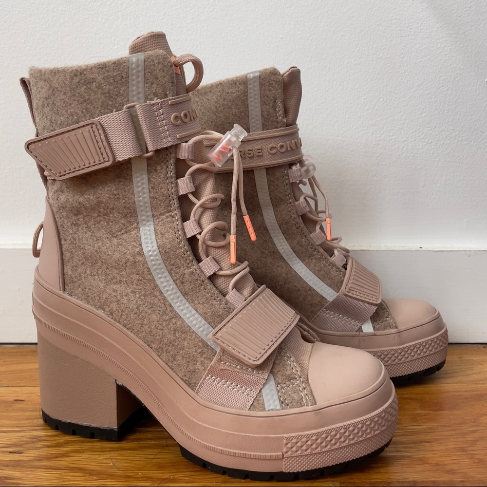Converse Women's Lace Up Boots - Tan and Gray